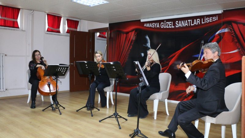 Güzel Sanatlar Lisesinde Müzik Dinletisi Gerçekleştirildi.