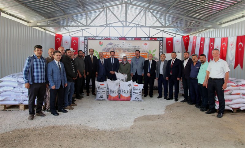 Vali Mustafa Masatlı,Macar Fiği ve Yem Bezelyesi Tohumu Dağıtımı Gerçekleştirdi