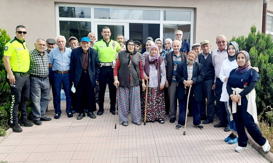 Amasya Emniyet Müdürlüğü’nden Huzurevi Sakinlerine Trafik Eğitimi