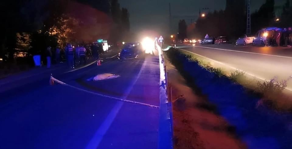 Amasya’ da Yine Trafik Kazası…Otomobilin Çarptığı 2 Kadın Hayatını Kaybetti