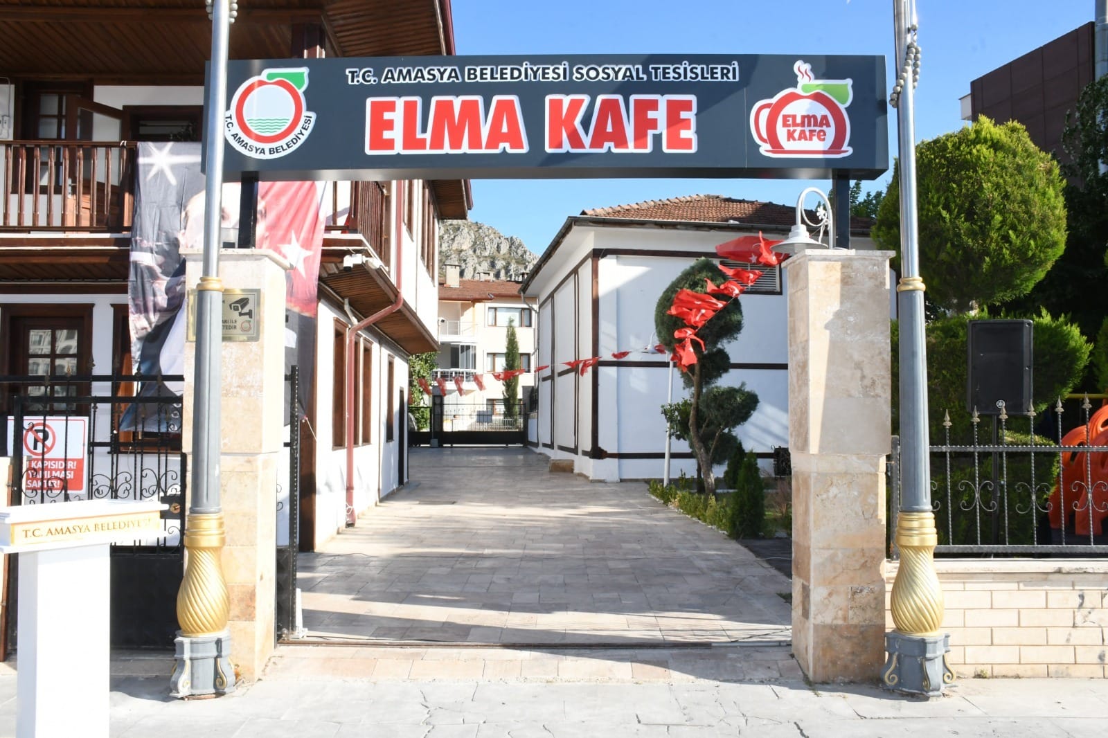 ‘Elma Kafe’ halkın hizmetine açıldı