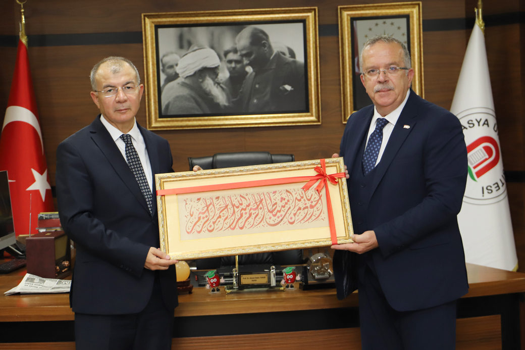 Amasya Valisi Yılmaz Doruk Veda Ziyaretinde Bulundu